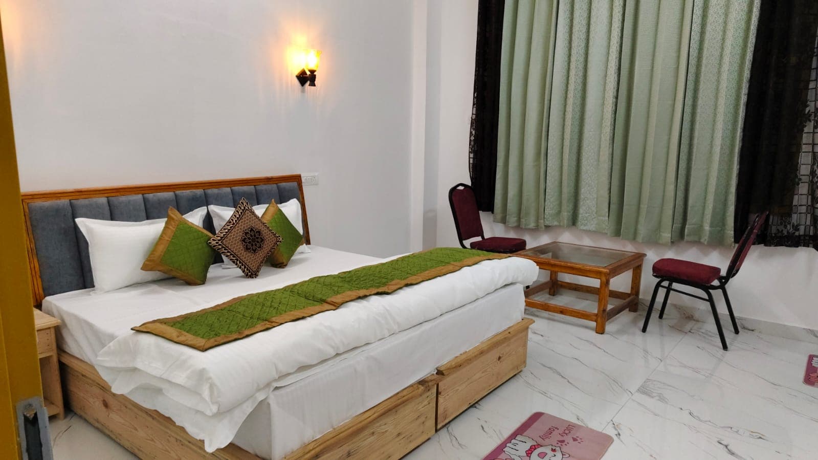 Hotel Mangalam in Barkot
