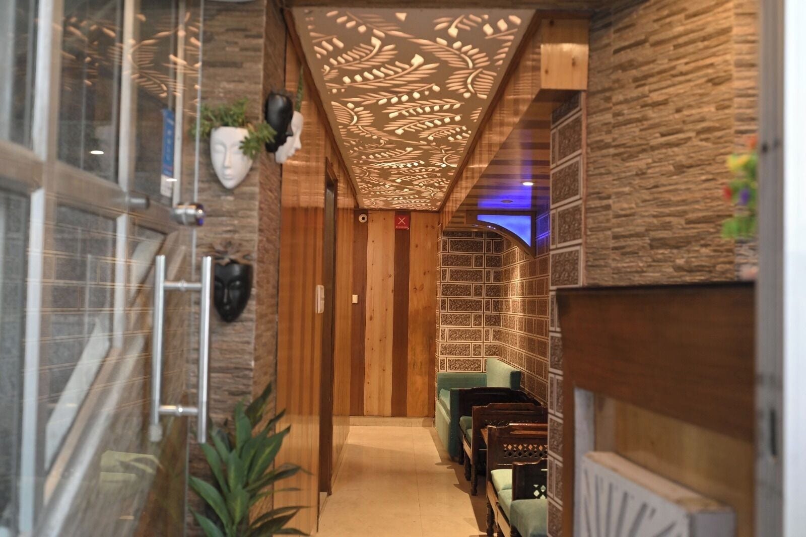 Reception and lobby — Hotel Tourist Home by Palak Hospitality, Mussoorie