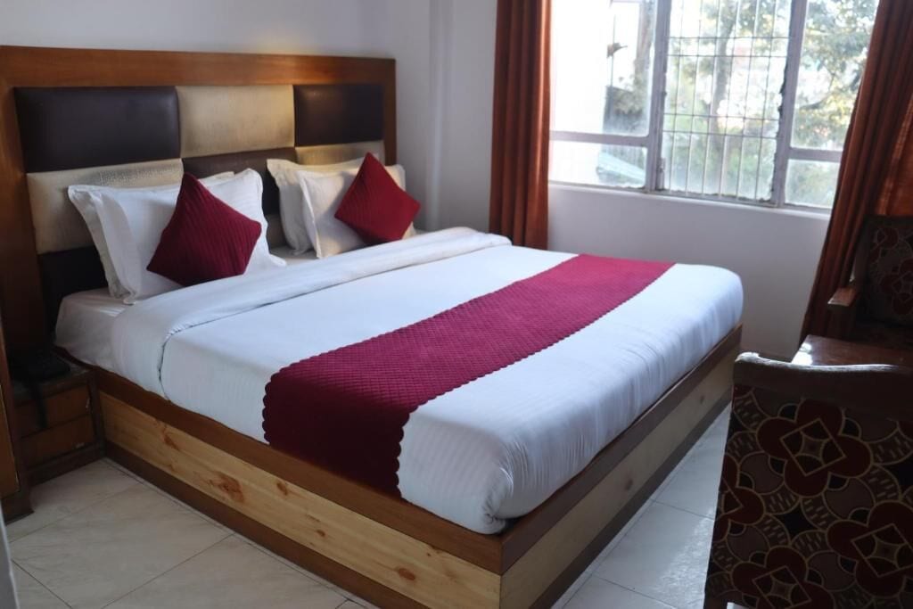 Deluxe double room — Hotel Tourist Home by Palak Hospitality, Mussoorie