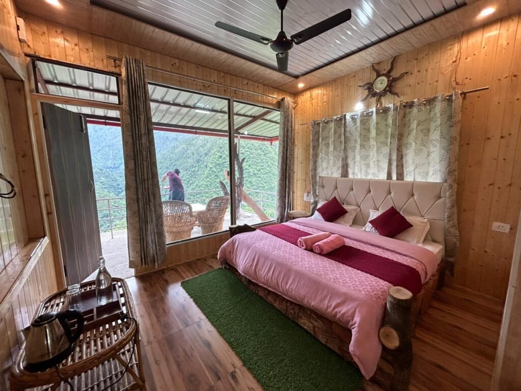 Restaurant at Behl Forest Retreat, Guptkashi