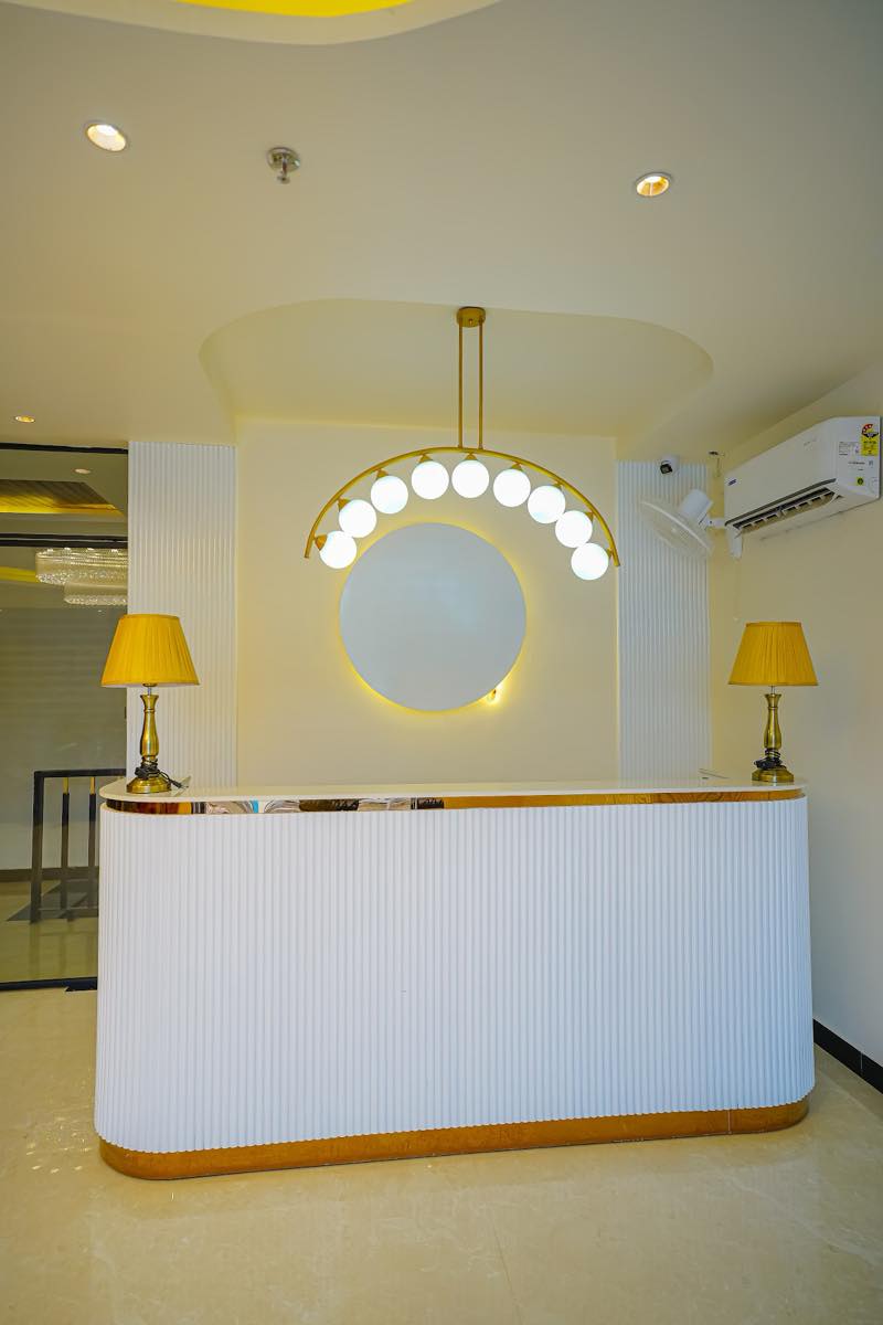 Vishnu Palace Residency Inn White Flower