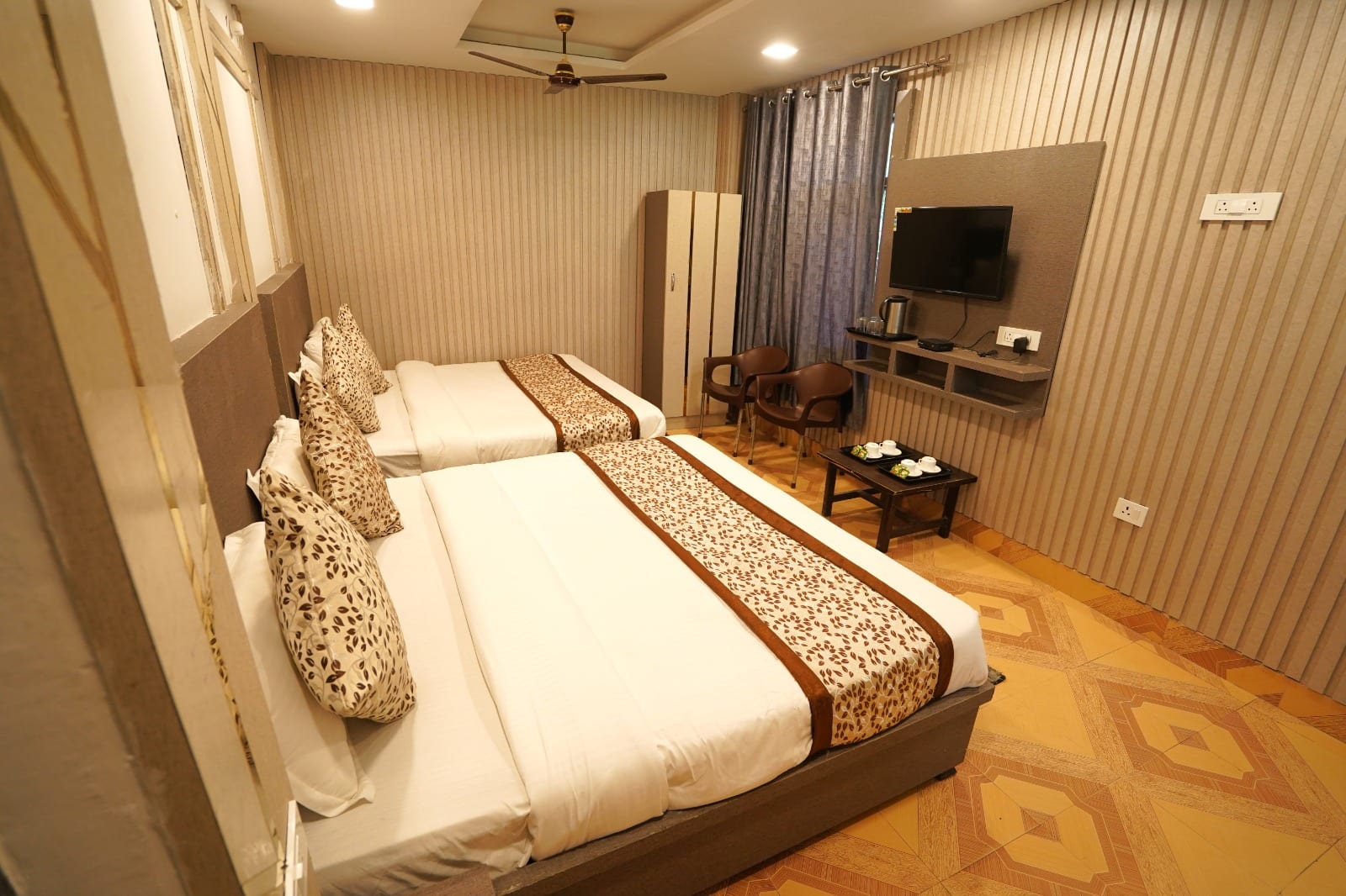 Deluxe Family Room